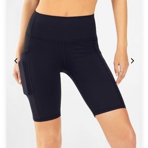 Fabletics Mila high waisted pocket Short 9